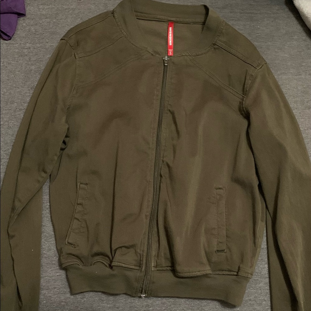 BOMBER JACKET